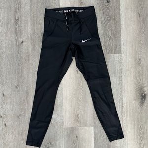 Nike DritFit (Leggings)